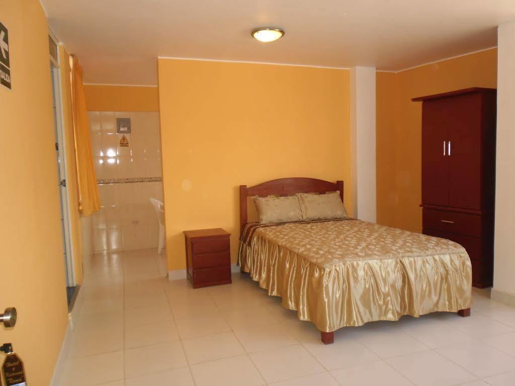 Hotel Y Restaurante Roma อิกา ภายนอก รูปภาพ