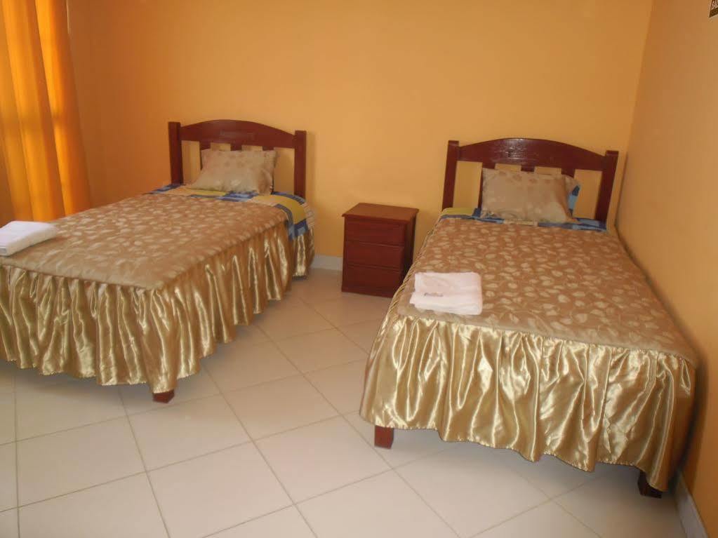 Hotel Y Restaurante Roma อิกา ภายนอก รูปภาพ